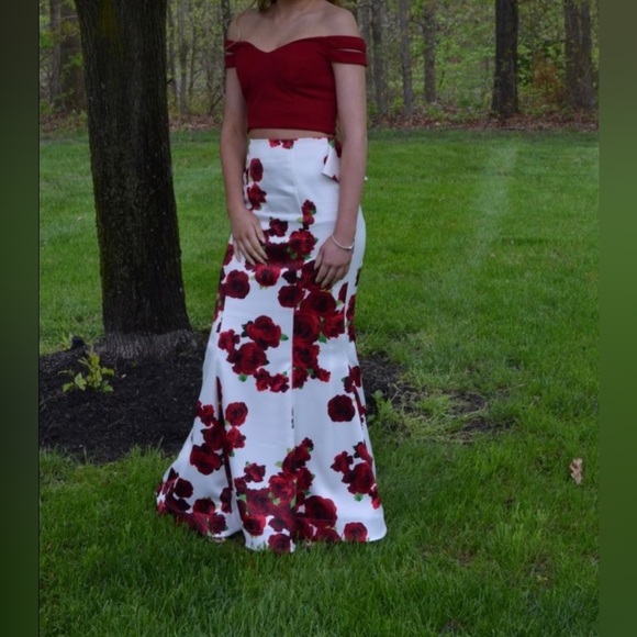 PROM DRESS!! - Picture 3 of 3